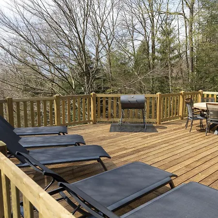 Cosy In Odeigne With Jacuzzi Chalet