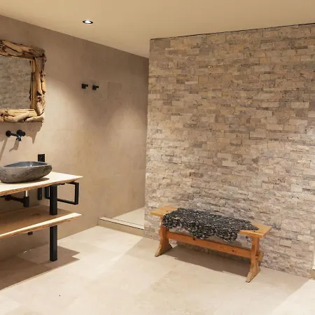 Chalet Cosy In Odeigne With Jacuzzi *