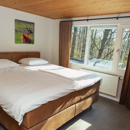 Cosy In Odeigne With Jacuzzi Chalé